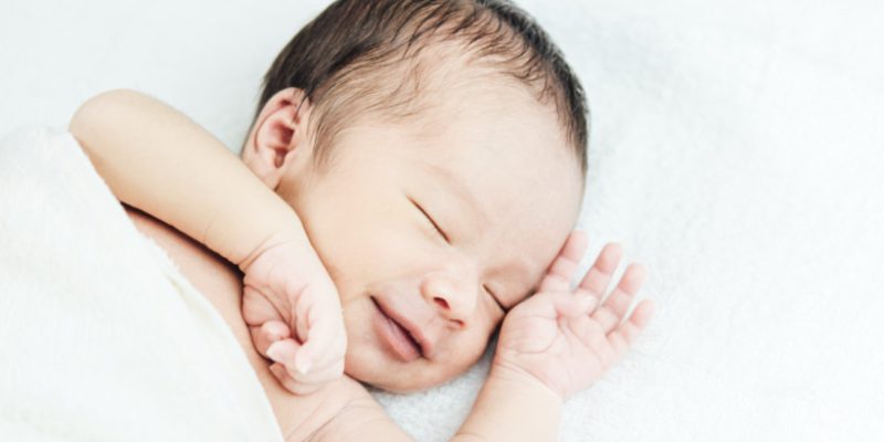 Sorriso dei neonati: ecco cosa devi sapere
